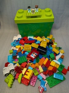 Lego Duplo Joblot Lot Multicolore Divers Blocs Briques Véhicules avec Rangement - Photo 1/5