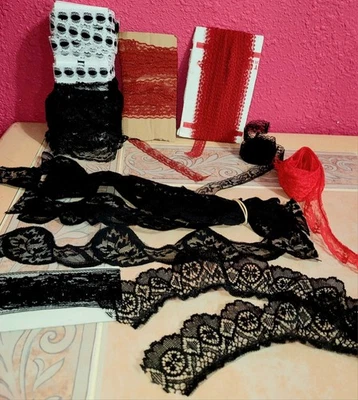 Lote vintage de encaje rojo y negro variedad Foto 1 de 4