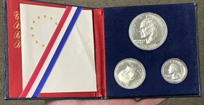 1976 US MINT Bicentennial Silver 3 Coin Proof Set - Image 1 of 4