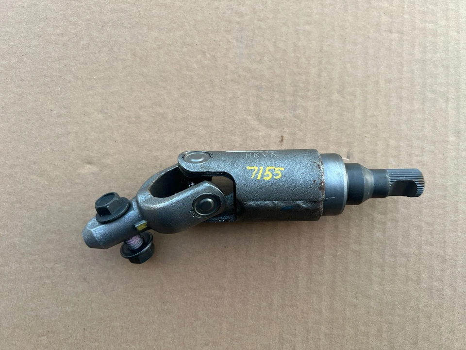 Chevrolet Express 3500 2019 columna de dirección nudillo eje articulado U OEM Foto 1 de 4