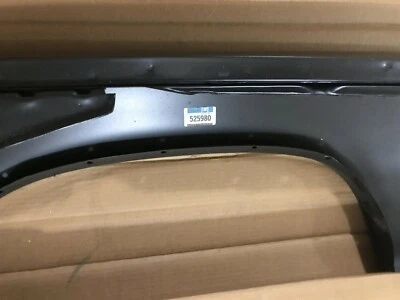 1976-77 PONTIAC GRAND PRIX PAR GM NOS OLD STOCK FENDERS 525980/525979 - Imagem 1 de 4