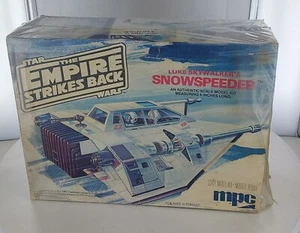 THE EMPIRE STRIKES BACK Luke Skywalker Snowspeeder Model Kit - Picture 1 of 4
