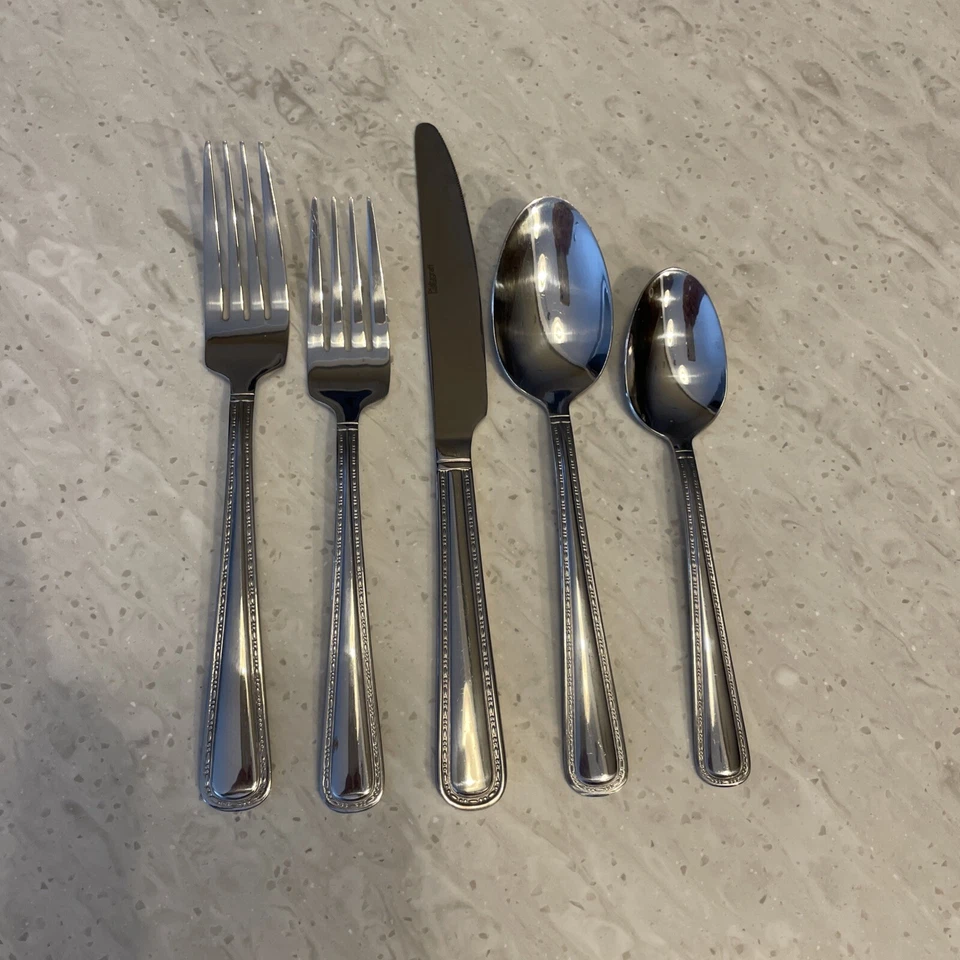 Pfallzgraff satin symmetry flatware 40 pieces 18/0 - Image 1 of 4