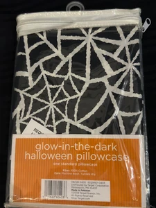NEW Target Glow-In-The Dark Spider Web Pattern Halloween Pillowcase 2009 - Picture 1 of 2