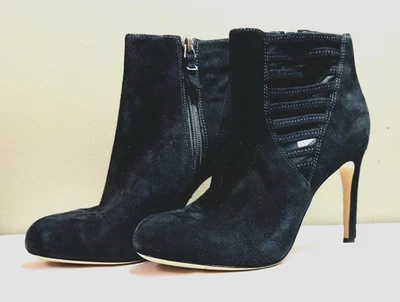 Via Spiga Botines de aguja de gamuza negros 3,75” Tacón Botines Talla 7M Zapatos NUEVO Foto 1 de 4