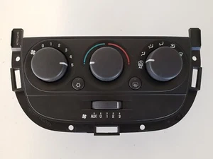 05-07 Saturn Relay Opt C69 15882293 Climate Control Panel Temp Unit A/C Heater - Picture 1 of 4