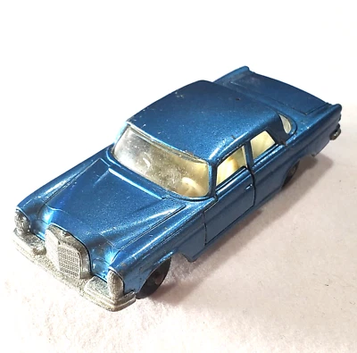 Coche Matchbox 1970 Lesney azul claro #46 Mercedes 300 SE maletero se abre en muy buena condición Foto 1 de 4