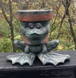 1998 handgefertigter grüner Keramik Frosch Übertopf seltsam & einzigartig Vintage Gartendekoration - Bild 1 von 18