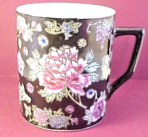 Taza de café vibrante taza fondo negro flores multicolores en detalle todos los lados - Imagen 1 de 9