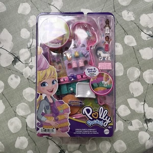 Polly Pocket Mini Toys, Piñata Party Kompaktes Spielset mit 2 Micro Puppen - Bild 1 von 3