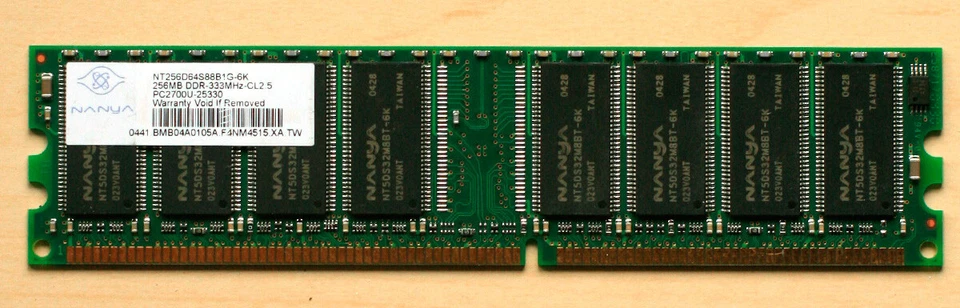 APPLE • NANYA • MEMOIRE RAM • SDRAM • PC 2700U-25330 • 256 MO • 333 MHZ • CL2.5 - Photo 1/1