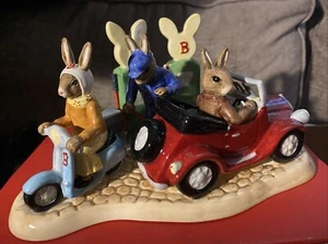 Royal Doulton BUNNYKINS Db 362 All Fuelled Up. Verpackt . - Bild 1 von 7