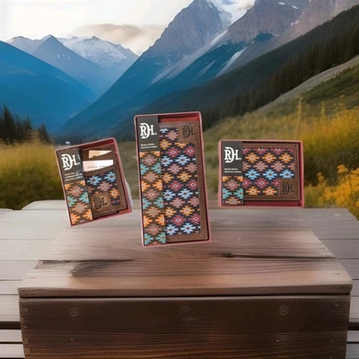 RED DIRT HAT CO RODEO, CARD CASE W-MAG CLIP AND BIFOLD THREE-WALLET BUNDLE NIB - Image 1 of 4