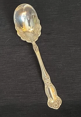 🍓Simeon L & George H Rogers Co~BERRY SUGAR SPOON Plateado~1901 Patrón Margarita Foto 1 de 4