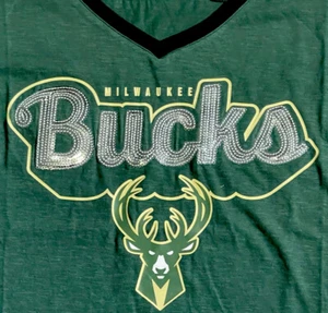 NUEVA ERA Milwaukee Bucks Verde Negro Lentejuelas Cuello en V NBA Camiseta Para Mujer Talla XL - Imagen 1 de 7