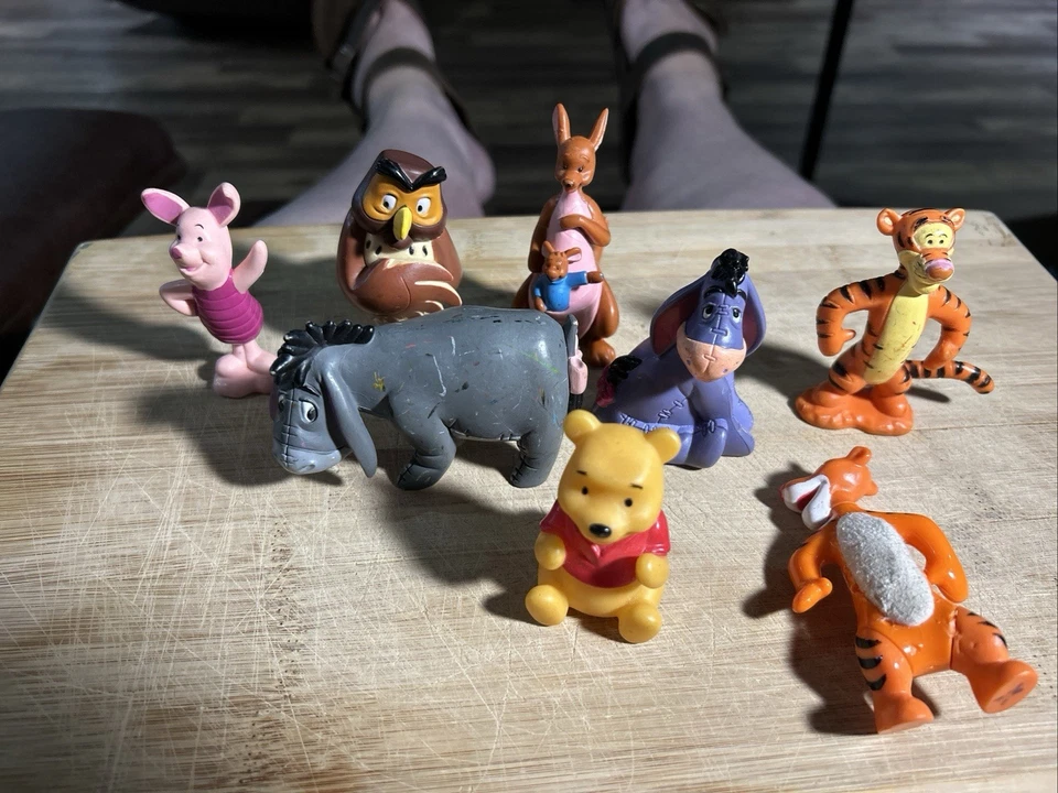 Lote de 8 figuras de juguete de plástico PVC de Winnie the Pooh de Disney Foto 1 de 1