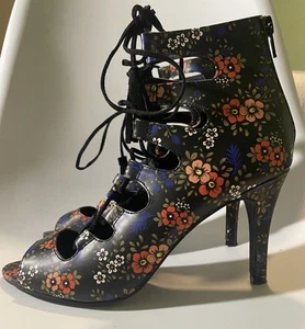 Nine West, Size 9, Black Floral Lace Up/Zip heels, Trendy, Unique, Fun, Party - Picture 1 of 3