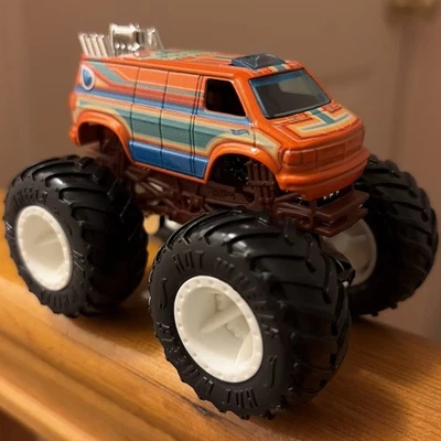 Nuevo para 2024 Hot Wheels Monster Trucks Dodge Ram Van Crash Legends Mattel ¡SUELTO! Foto 1 de 4