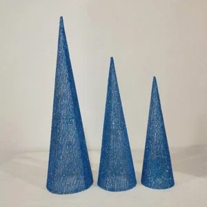 Paquete de 3 árboles conos de malla verde azulado - Imagen 1 de 2
