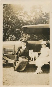 Snapshot Vintage Photo Car Automobile Women Dog Pet Animal Sideboard Kempinski - Picture 1 of 7
