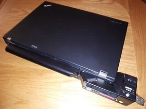 Lenovo Thinkpad T400 14.1-inch Display, Core2Duo/4GB/240GB SSD Win10 + D/Station - Picture 1 of 24