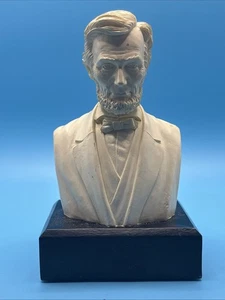 Abraham Lincoln  (5.5" Polystone). DMA 2001. Designmasters. - Picture 1 of 6
