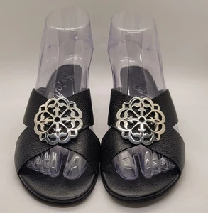 Sandalias para mujer Brighton Alison negras plateadas de cuero medallón talla 6,5 - Imagen 1 de 8