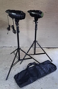 Lot of 2 StudioPRO F121-200 Monolight Strobe Flash Lighting Lights with Tripods - Picture 1 of 10
