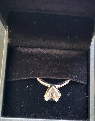 4,16 ct. t.w. Zafiro blanco creado en laboratorio y 1/10 ct. t.w. Diamond Oval Engageme Foto 1 de 3