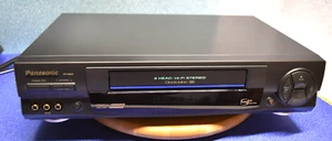 Geprüfter Panasonic Blue Line VHS Videorecorder Plus PV-9662 ohne Fernbedienung - Bild 1 von 8