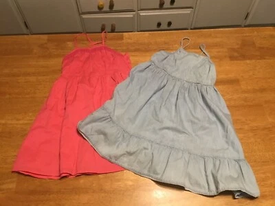 Lote de 2 vestidos antiguos con correa de espagueti azul marino para niños pequeños talla 5 usados en excelente estado Foto 1 de 4