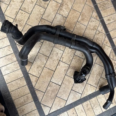 NUEVO Manguera de refrigerante de radiador superior para Volkswagen Touareg 3,6 L V6 11-12 genuina  Foto 1 de 4