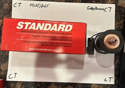 Interruptor de presión de aceite de motor Standard Motor Products PS195 para Nissan Máxima 86-88 Foto 1 de 4