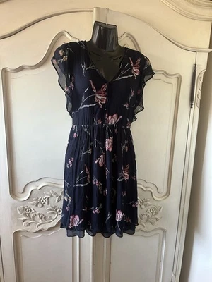 Witchery Dress Size 6 Navy Blue Floral Print Flutter Sleeves knee-length Skirt - image 1 of 4