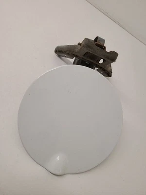 2006-2016 CHEVROLET IMPALA Fuel Filler Door White 10337264 06-16  - Image 1 of 4