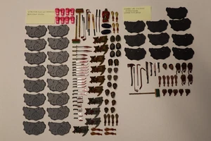 Vitruvian Hacks/Zombie Lab Maßstab 1:18 Zombie Teile und Zubehör Konvolut - Bild 1 von 8