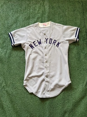 Vintage 1980s Wilson New York Yankees Made in USA Gray Jersey Size  40 - Image 1 of 4