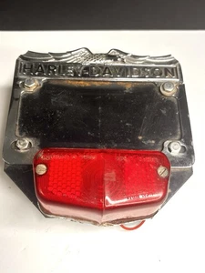 Marco de licencia Harley Winged Eagle y luz trasera y montaje Lucas L 564 - Imagen 1 de 9