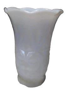 milk glass vase Starsburst Fluted Mouth 6" - Picture 1 of 7