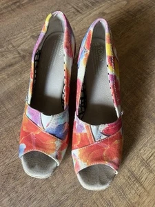 TOMS Women's Colorful Wedge Open Toe Shoes Sz 8.5 - Picture 1 of 4