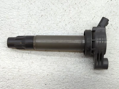 2004-2006 Toyota Sienna Ignition Coil Igniter Pack X39HF - Image 1 of 4