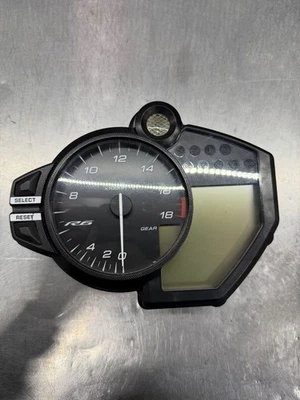 17-20 YAMAHA YZF R6 OEM SPEEDO TACH GAUGES GAUGE CLUSTER SPEEDOMETER 21k MILES - Image 1 of 3
