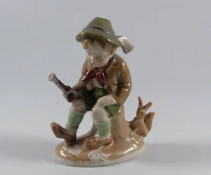 Wagner und Apel Bertram Porzellanfigur Jäger Junge mit Büchse und Eichhörnchen - Bild 1 von 8