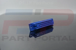 Honda	50 polig S	weiblich - Bild 1 von 1