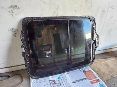 16-18 AUDI Q3 TECHO CORREDIZO MONTAJE DE CRISTAL CON MOTOR OEM 8U0877041 Foto 1 de 4