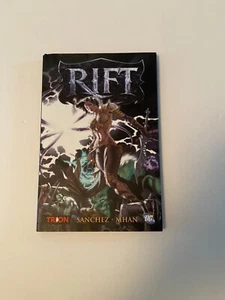 RIFT Hardcover 2011 TRION Graphic Novel DC Comics Sanchez Mhan DC Comics - Bild 1 von 3