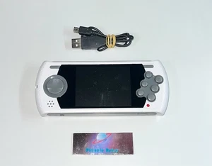 Sega Mega Drive Ultimate Portable Game Player Loose Version PAL Blanche - Picture 1 of 8