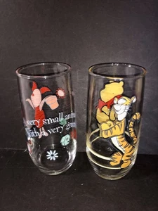 Vintage Disney Winnie the Pooh Tigger Piglet set di 2 bicchieri ancoraggio gancio - Foto 1 di 4
