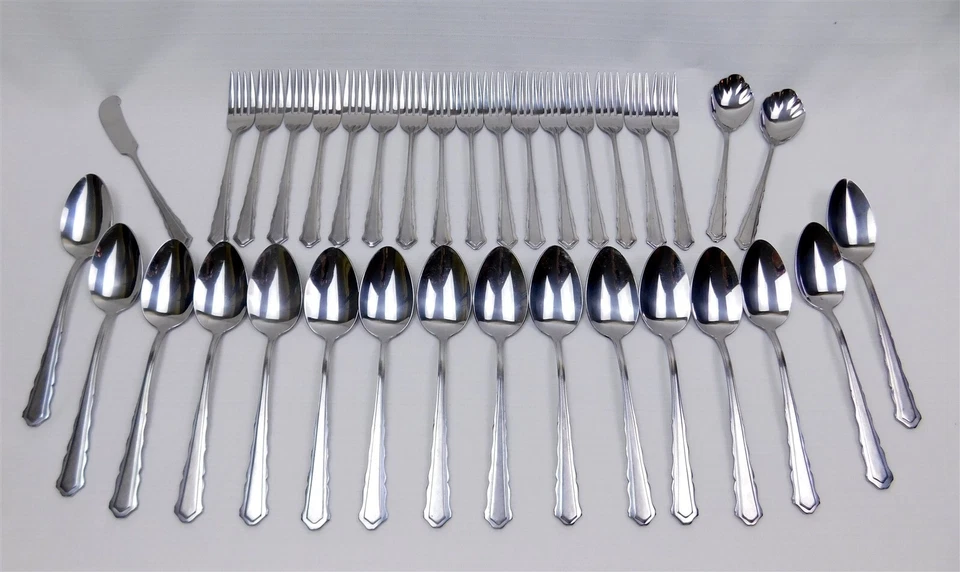 International COLONIAL MANOR 32 Pc Forks Spoons + 3 Serving Pieces Silverplate - Image 1 of 4
