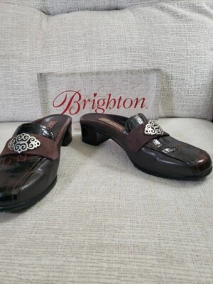 Brighton Avery Marrón Charol Croc Mules Plateado Detalle Rollo Talla 6.5 Nuevo Foto 1 de 4